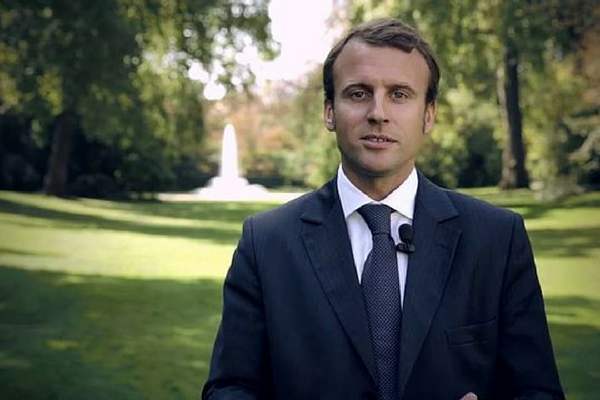 Photo couverture Macron aux ambassadeurs : discours prometteur sur l'éducation